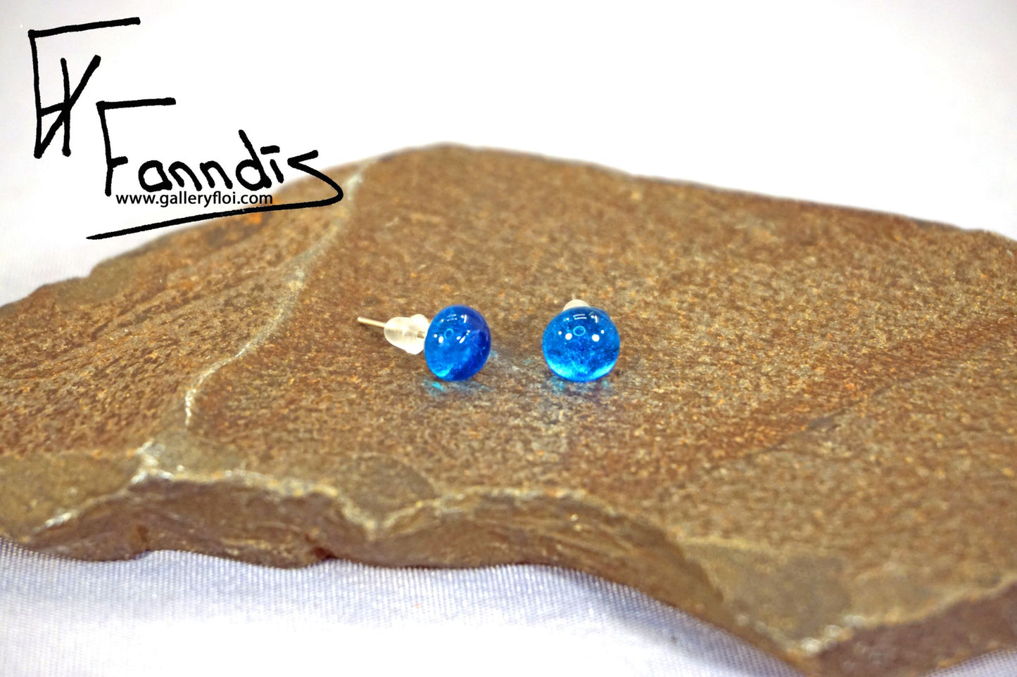 Einstök pinna eyrnalokkar Dökk Grænblár / Unique stud earrings Dark Turquoise