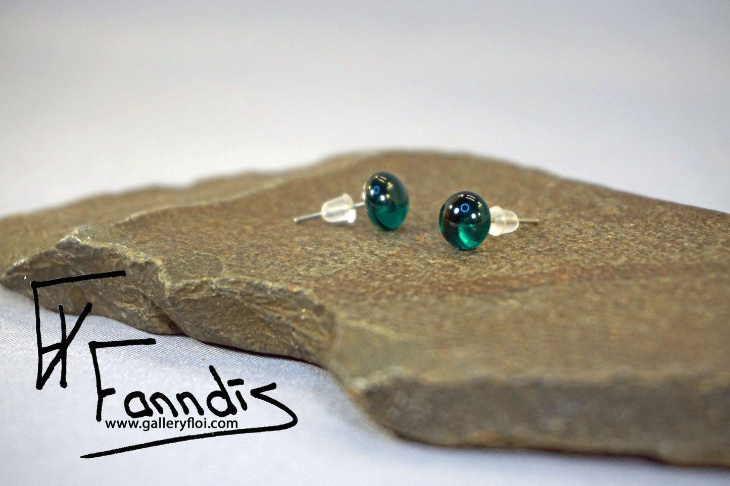 Einstök pinna eyrnalokkar Dökk Grænblár / Unique stud earrings Dark Teal