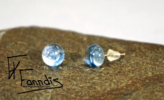 Einstök pinna eyrnalokkar Föl Blár / Unique stud earrings Pale Blue