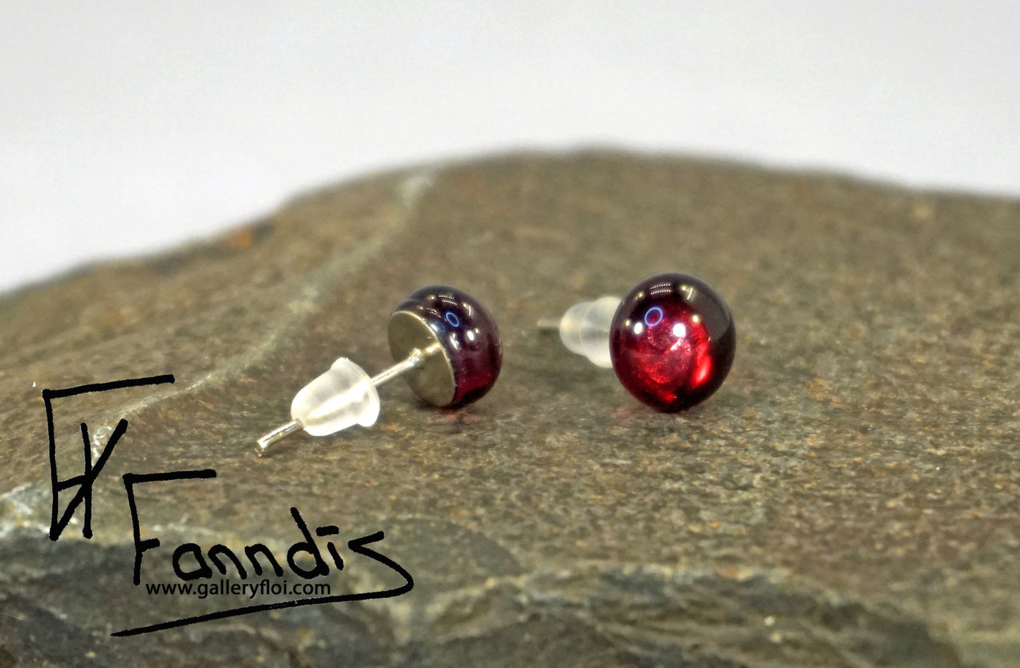 Einstök pinna eyrnalokkar Rubino Ora / Unique stud earrings Rubino Ora