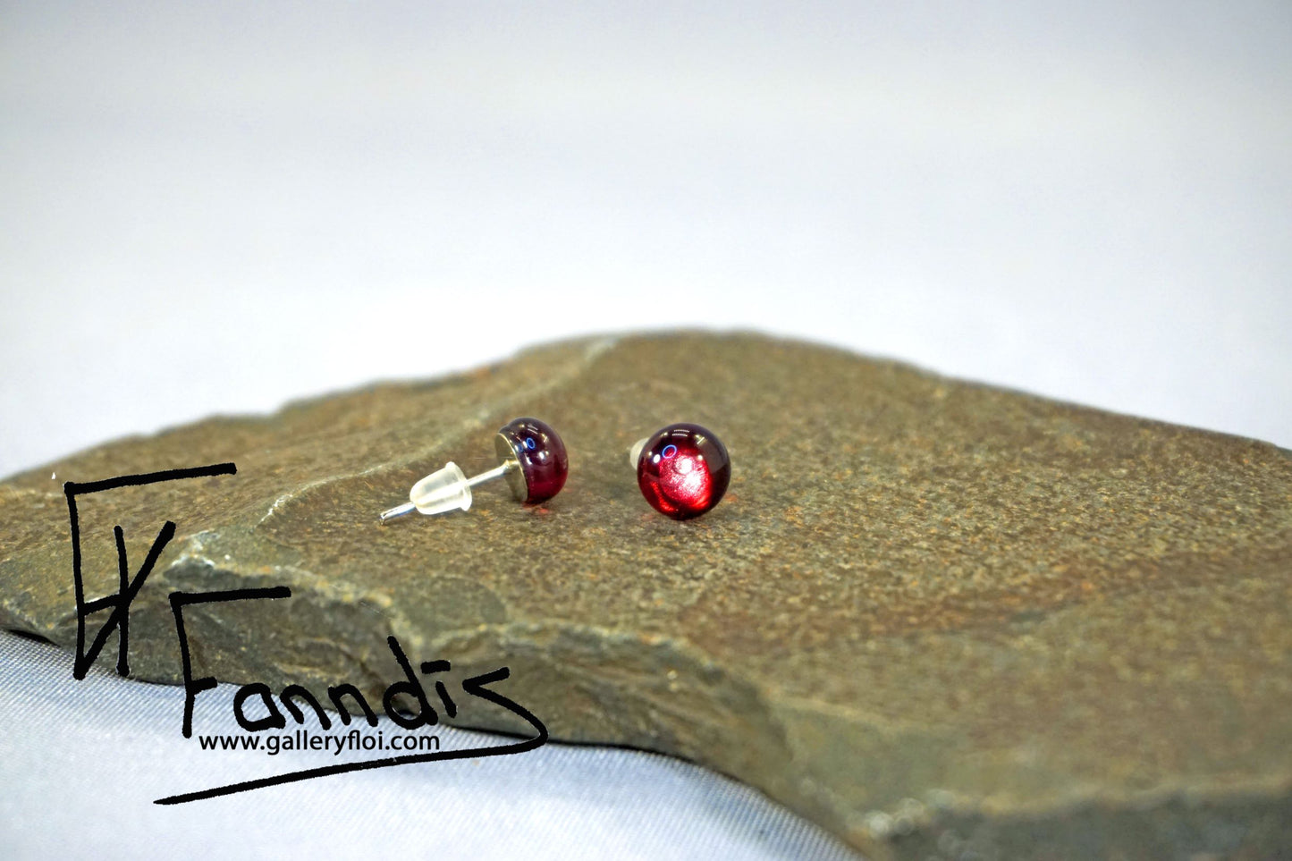 Einstök pinna eyrnalokkar Rubino Ora / Unique stud earrings Rubino Ora