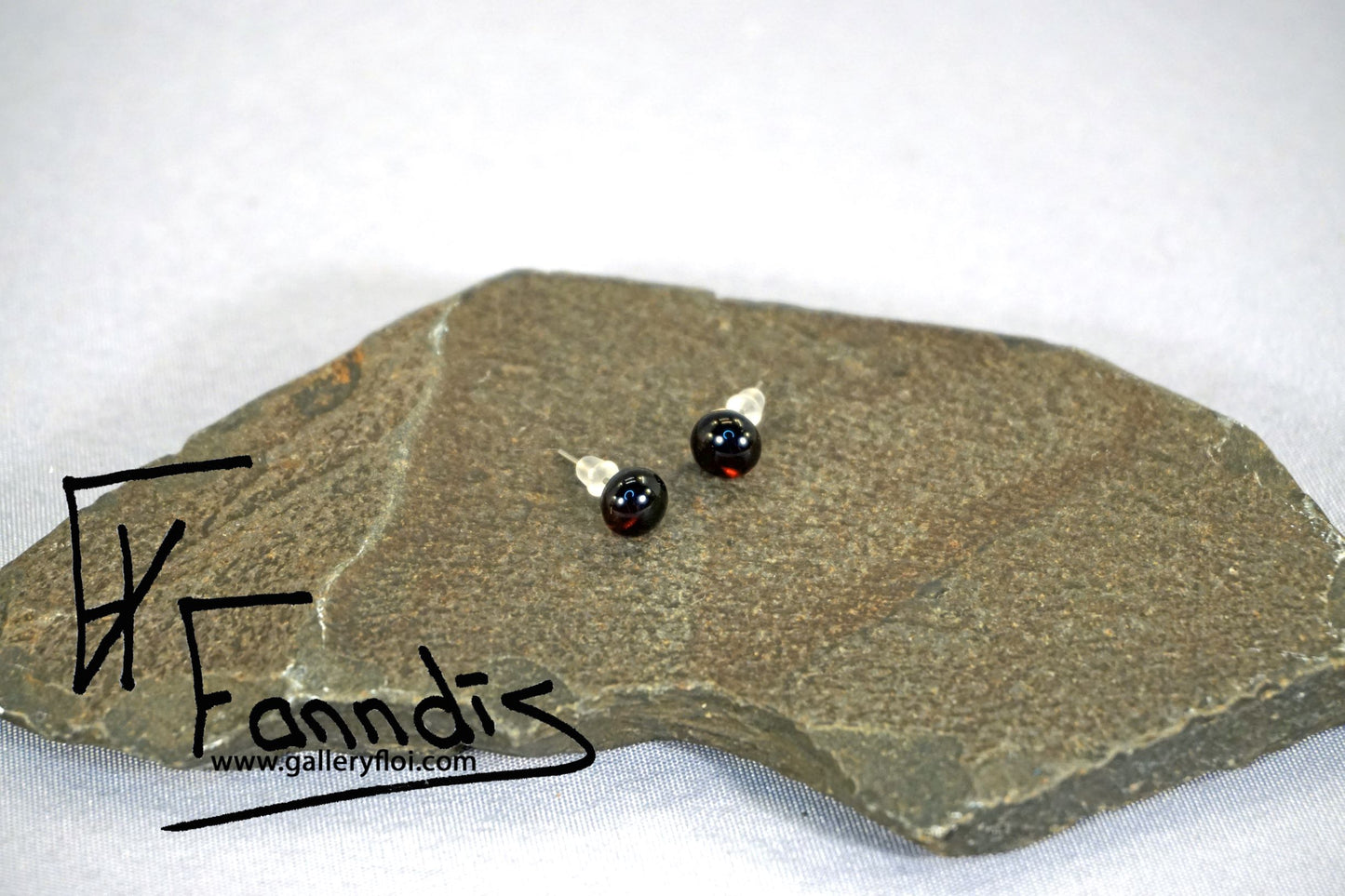Einstök pinna eyrnalokkar Blá Fjólublár / Unique stud earrings Blue Purple