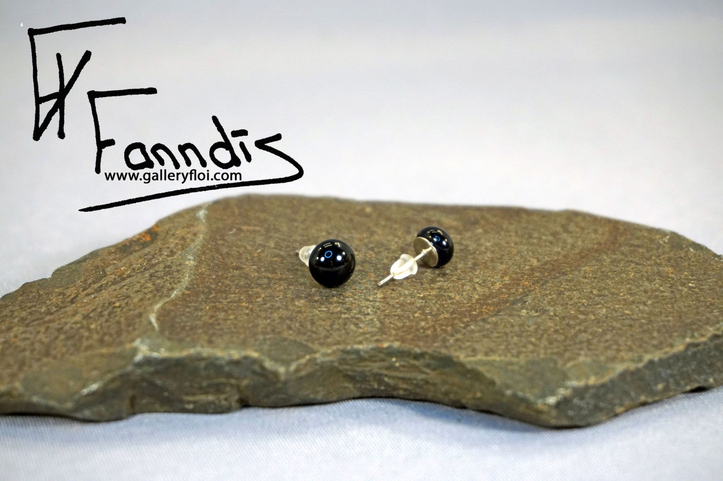 Einstök pinna eyrnalokkar Blek Blár / Unique stud earrings Ink Blue