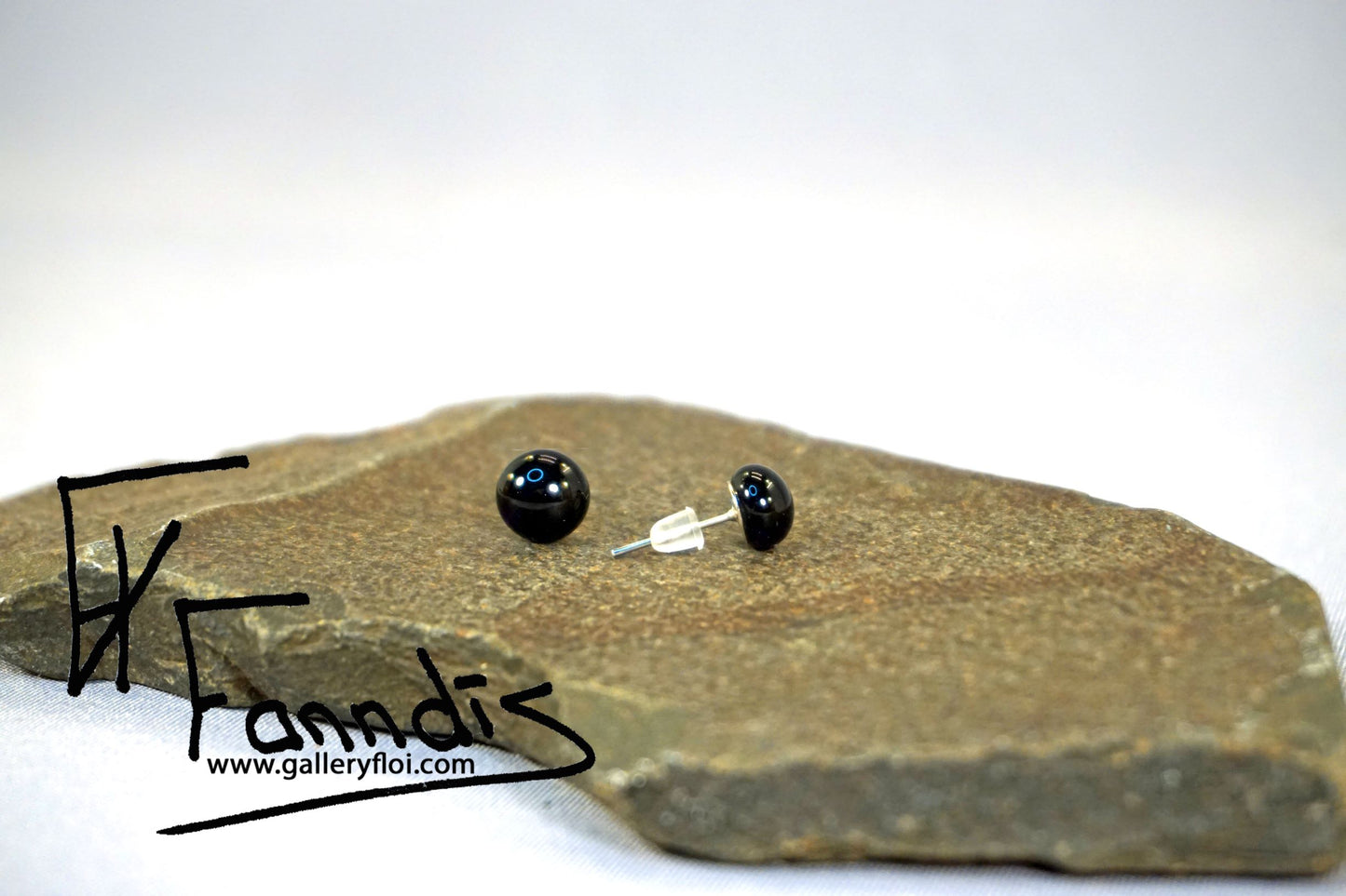 Einstök pinna eyrnalokkar Blek Blár / Unique stud earrings Ink Blue
