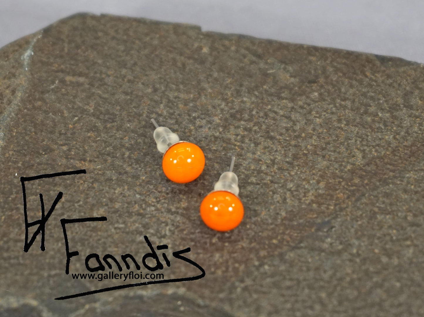 Einstök pinna eyrnalokkar Gulrótar Rautt / Unique stud earrings Carrot Red