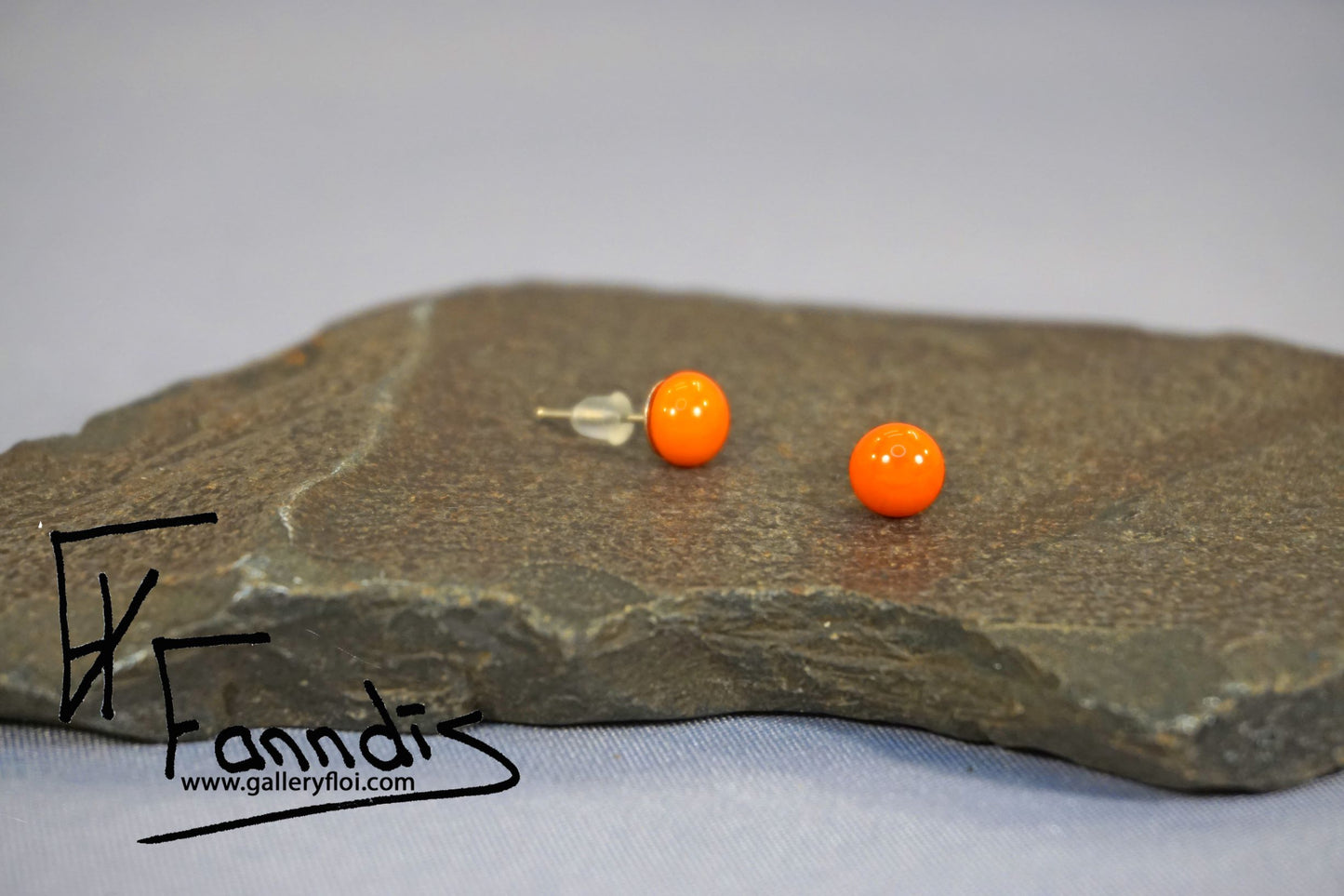 Einstök pinna eyrnalokkar Gulrótar Rautt / Unique stud earrings Carrot Red