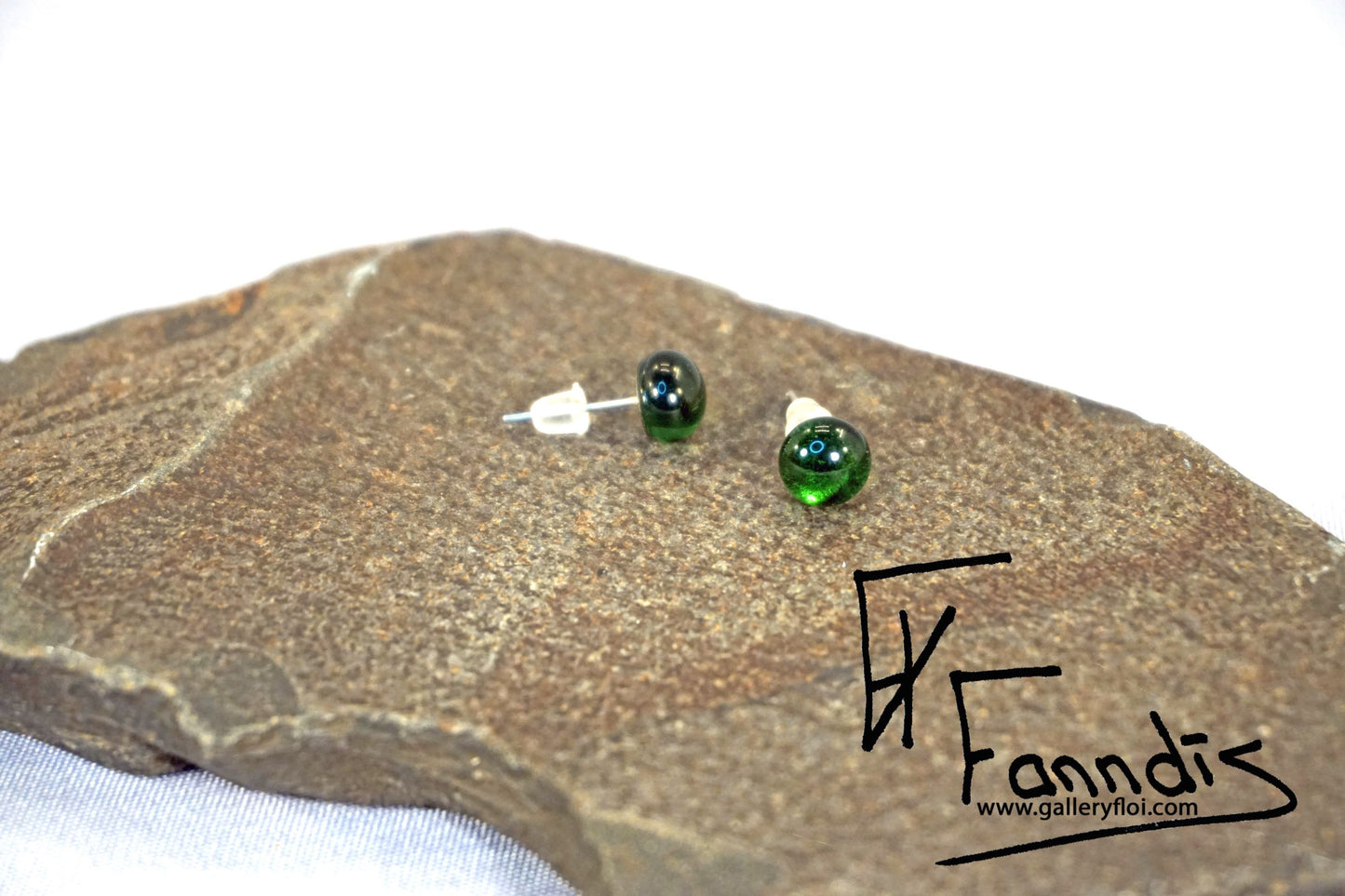 Einstök pinna eyrnalokkar Salvíu Grænn/ Unique stud earrings Sage Green