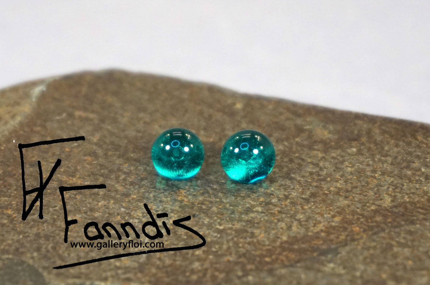 Einstök pinna eyrnalokkar Sægrænn/ Unique stud earrings Teal