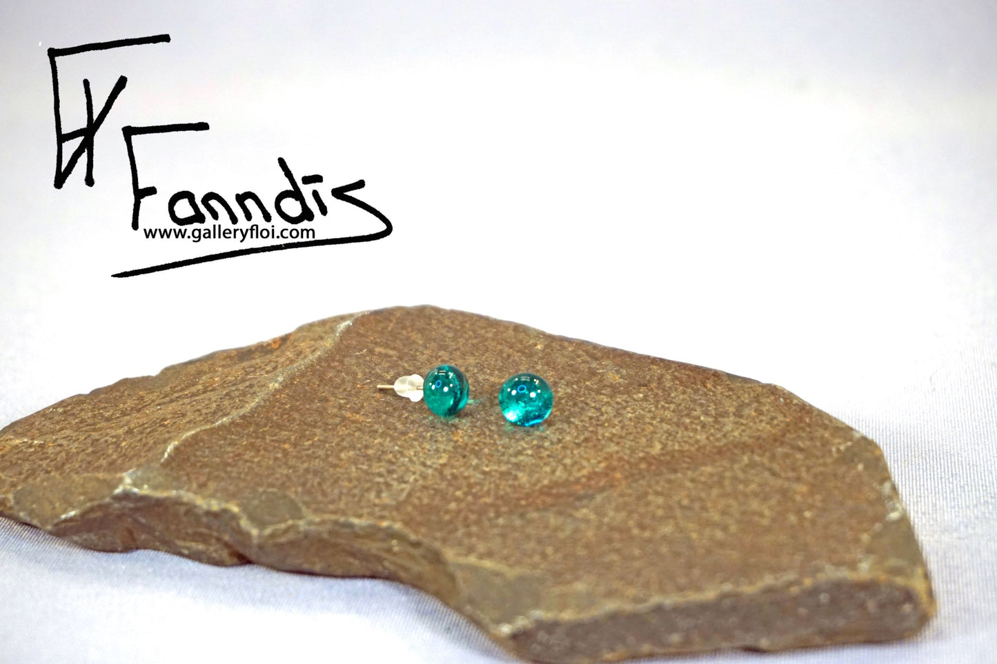 Einstök pinna eyrnalokkar Sægrænn/ Unique stud earrings Teal