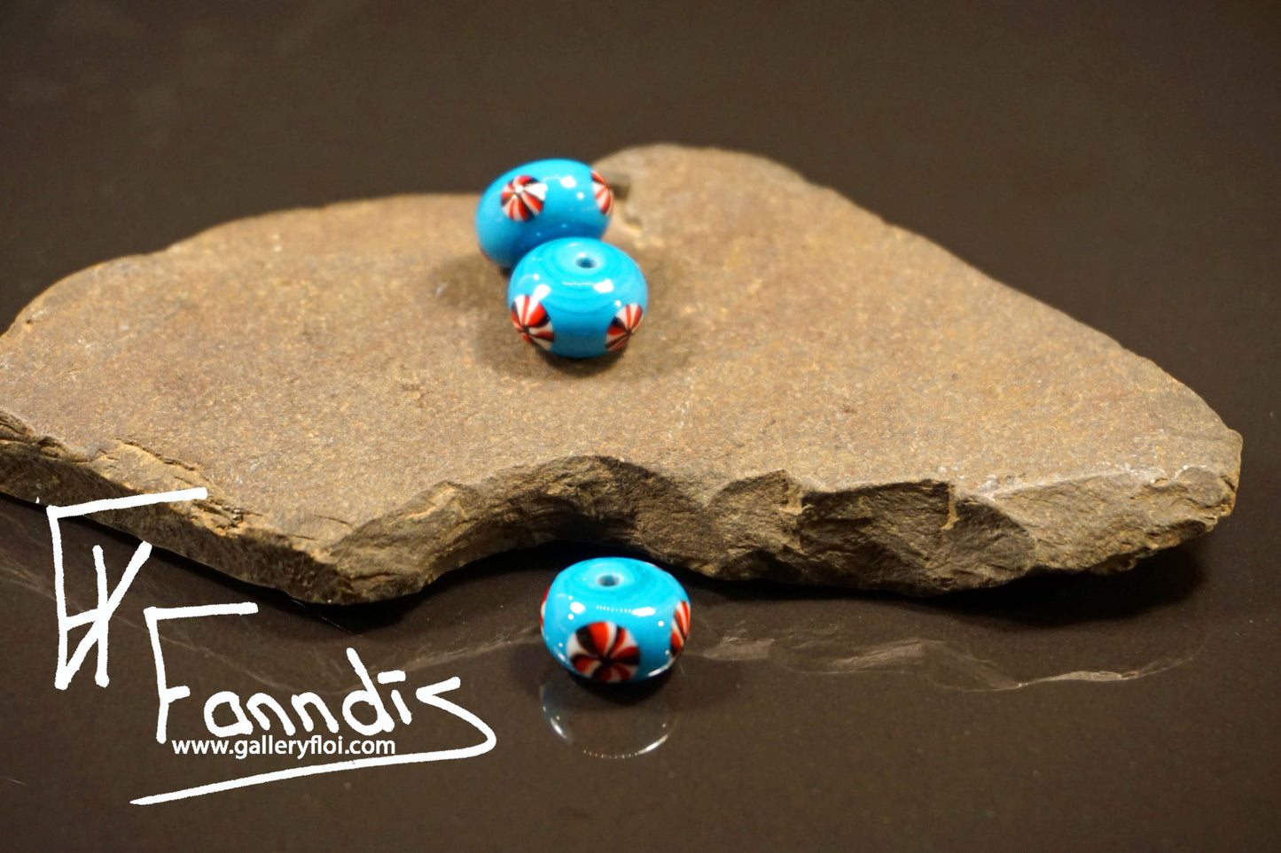 Víkinga glerperlur (söguleg eftirmynd) / Viking glass bead (historical replica)