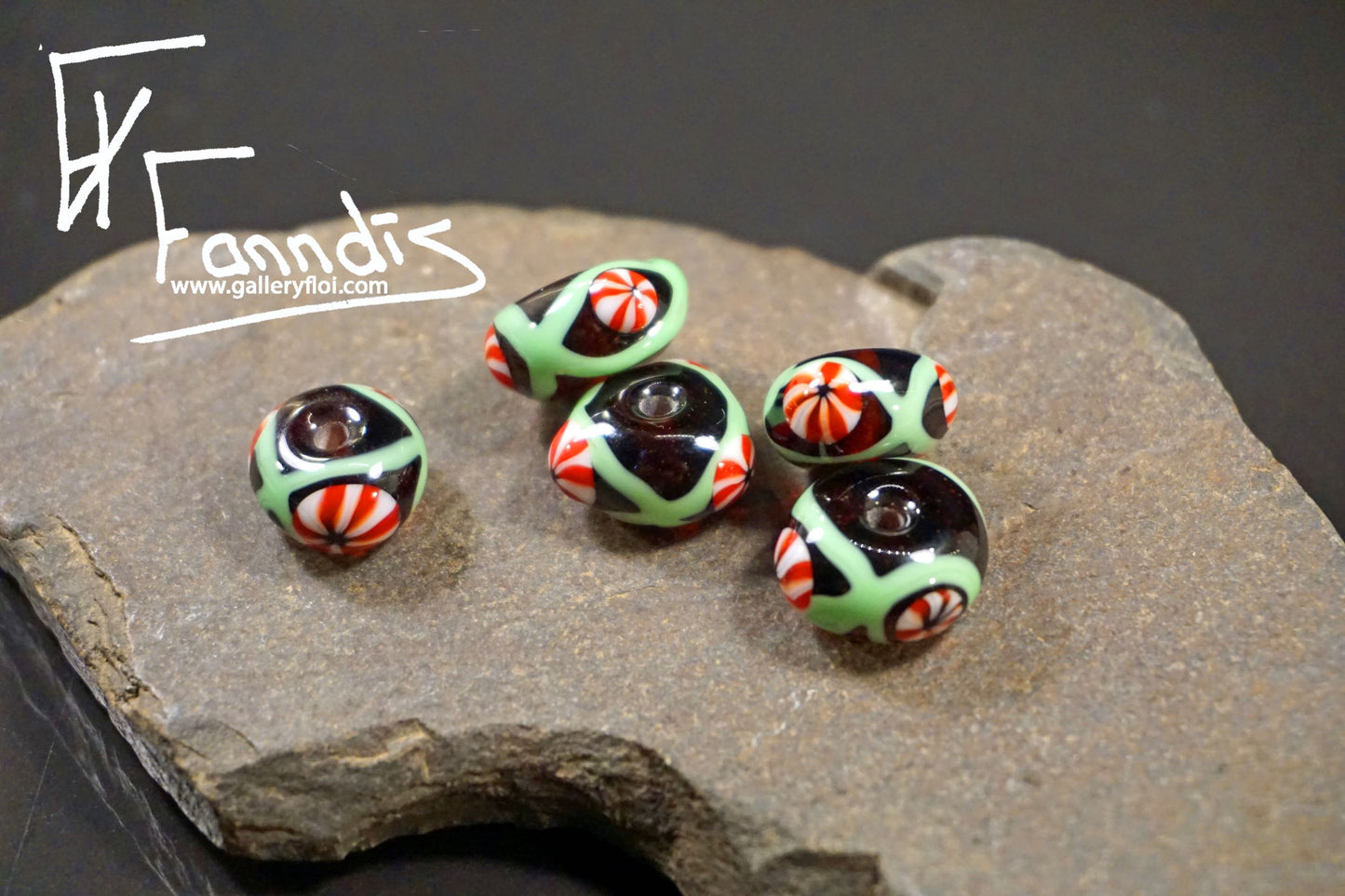 Víkinga glerperlur (söguleg eftirmynd) / Viking glass bead (historical replica)
