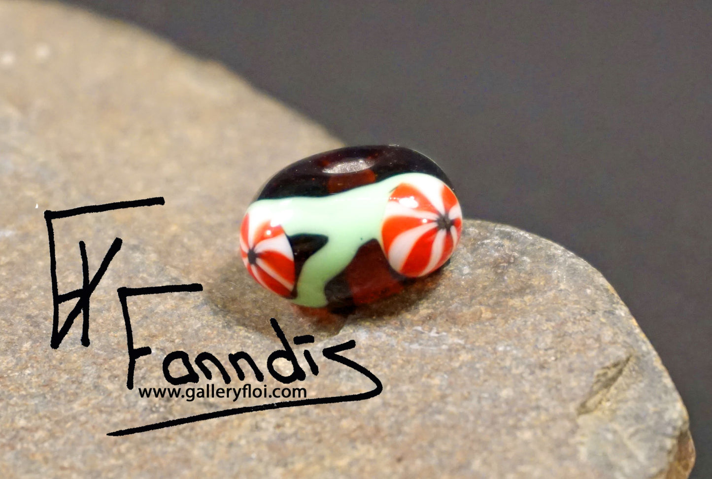 Víkinga glerperlur (söguleg eftirmynd) / Viking glass bead (historical replica)
