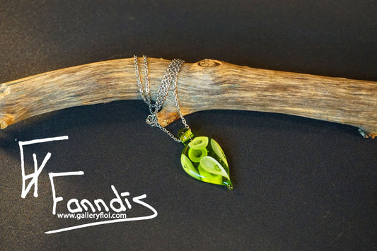 Droplaug hálsmen Ljós Grænn / Droplaug necklace Light Green