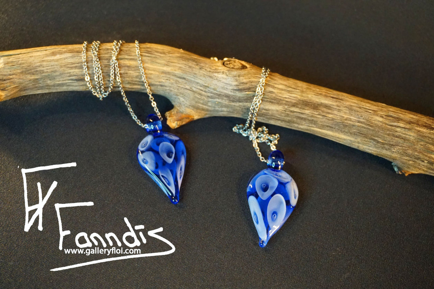 Droplaug hálsmen Dökk Blár / Droplaug necklace Dark Blue