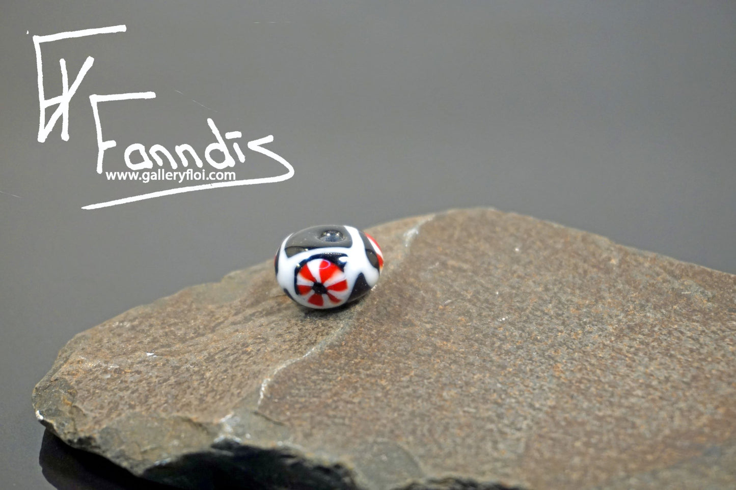 Víkinga glerperlur (söguleg eftirmynd) / Viking glass bead (historical replica)