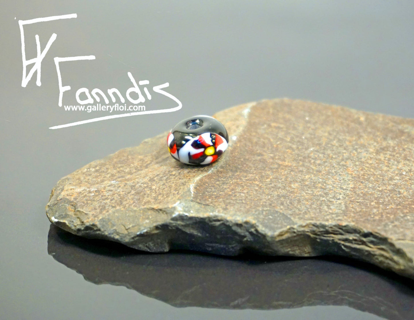 Víkinga glerperlur (söguleg eftirmynd) / Viking glass bead (historical replica)