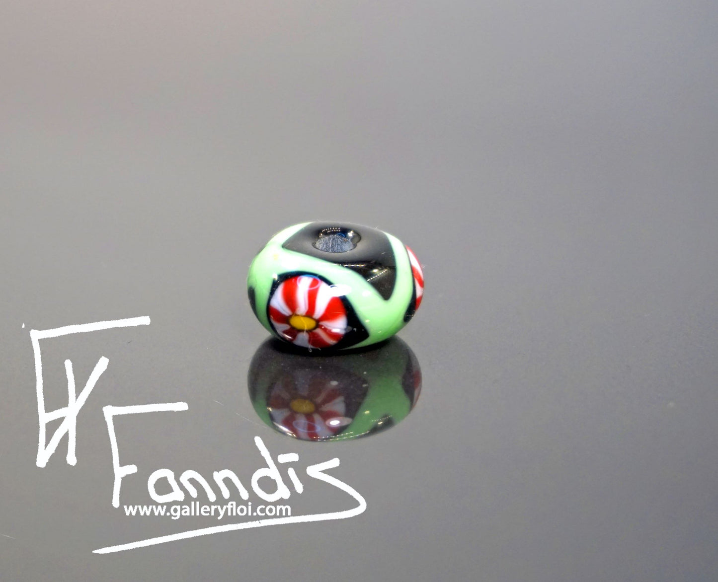 Víkinga glerperlur (söguleg eftirmynd) / Viking glass bead (historical replica)