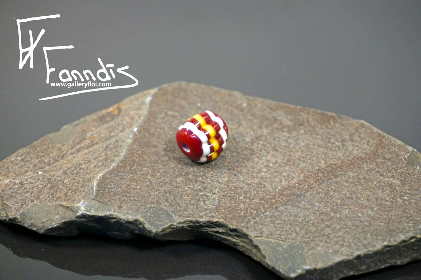 Víkinga glerperlur (söguleg eftirmynd) / Viking glass bead (historical replica)