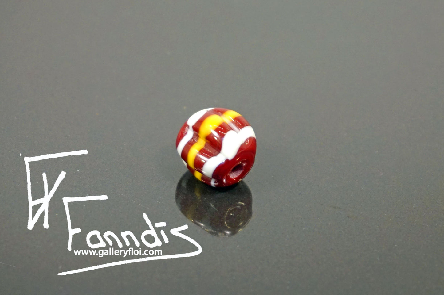 Víkinga glerperlur (söguleg eftirmynd) / Viking glass bead (historical replica)
