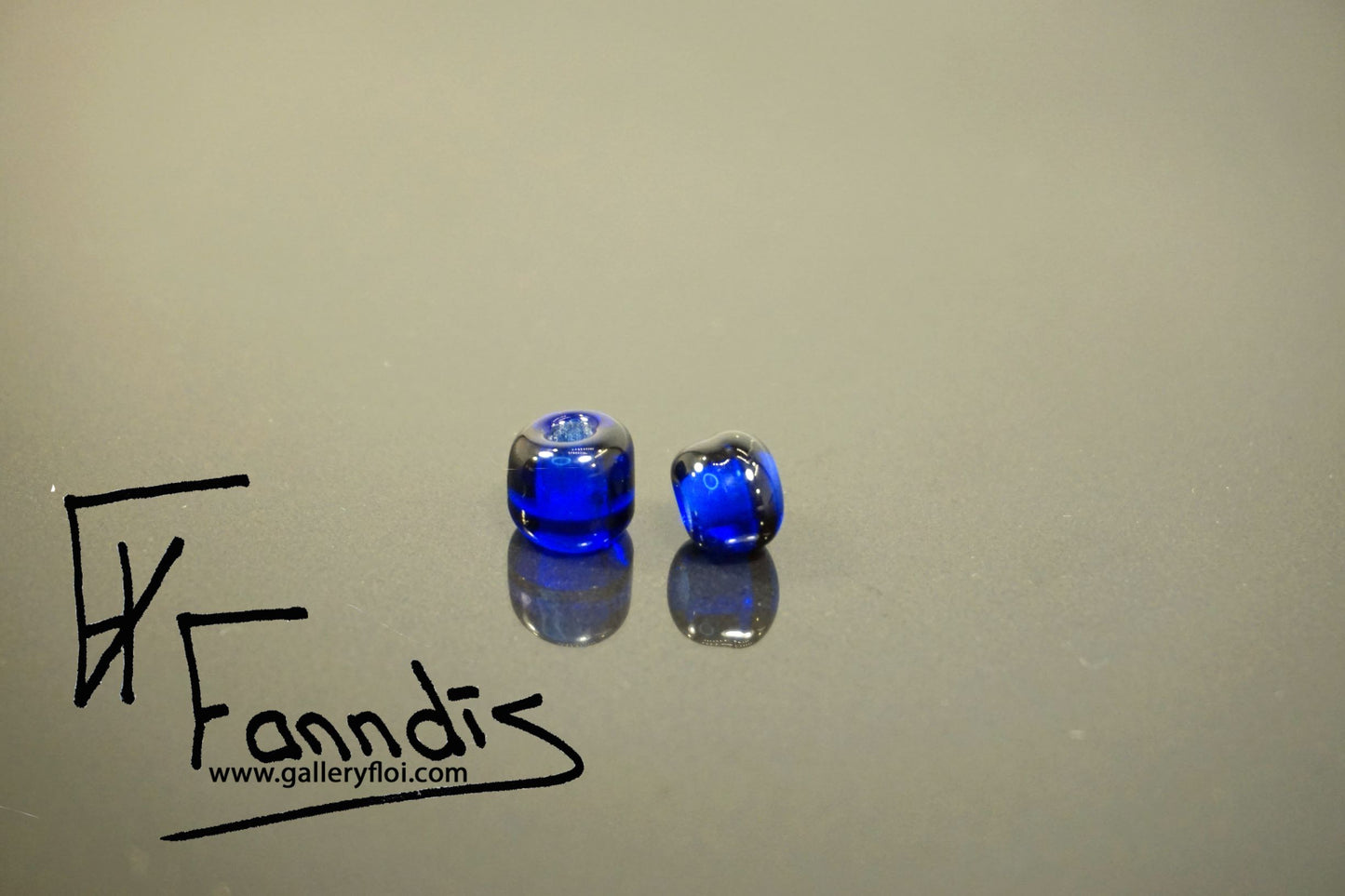 Víkinga glerperlur (söguleg eftirmynd) / Viking glass bead (historical replica)