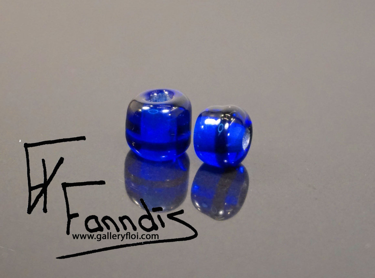 Víkinga glerperlur (söguleg eftirmynd) / Viking glass bead (historical replica)