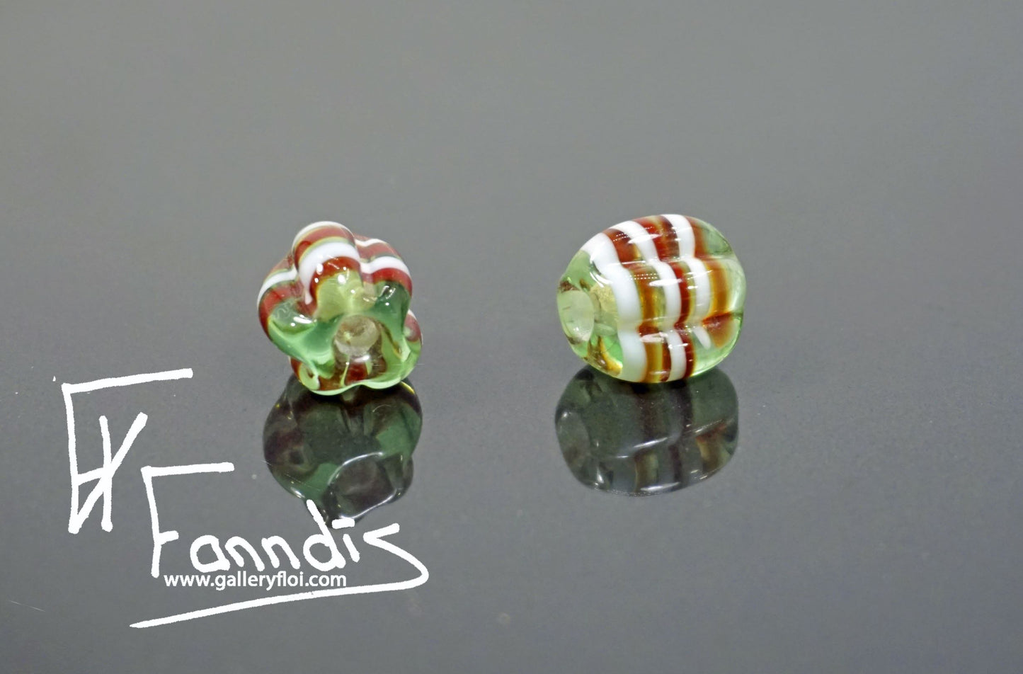 Víkinga glerperlur (söguleg eftirmynd) / Viking glass bead (historical replica)