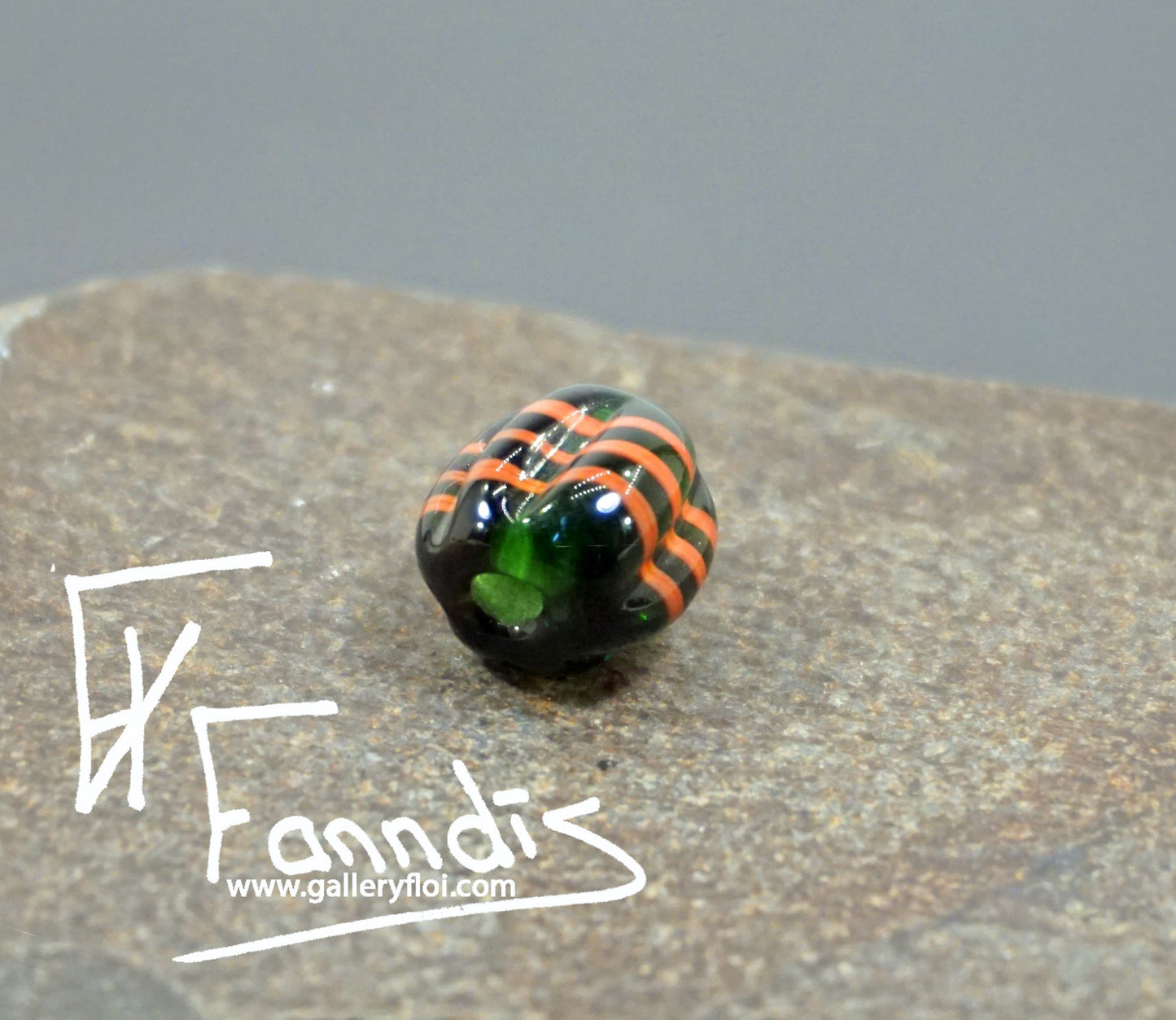 Víkinga glerperlur (söguleg eftirmynd) / Viking glass bead (historical replica)