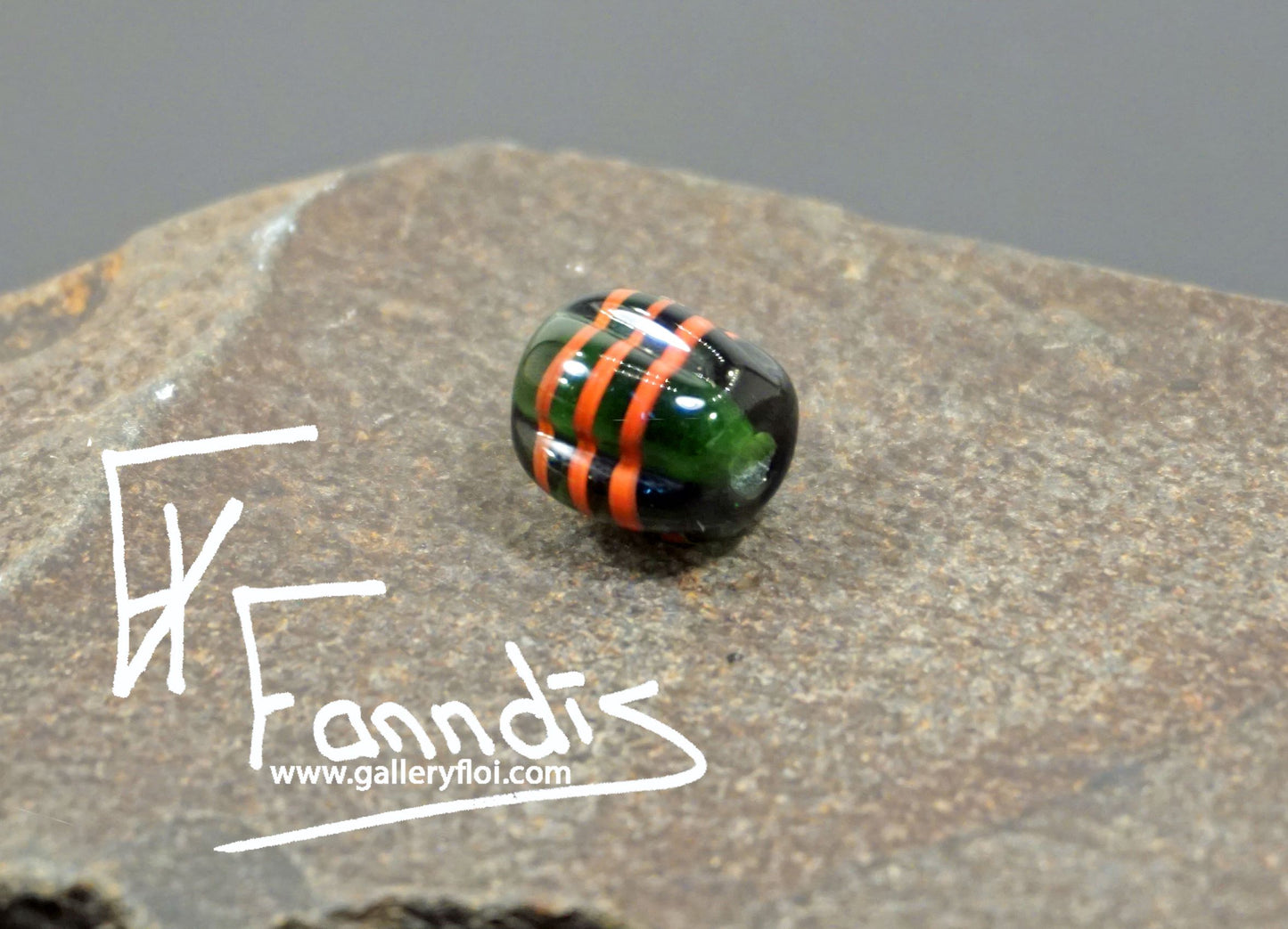 Víkinga glerperlur (söguleg eftirmynd) / Viking glass bead (historical replica)