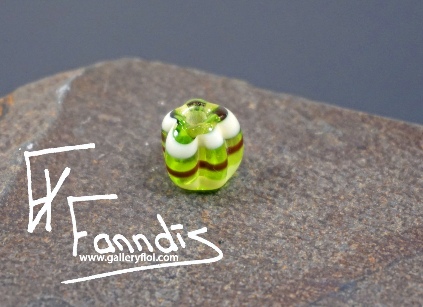 Víkinga glerperlur (söguleg eftirmynd) / Viking glass bead (historical replica)