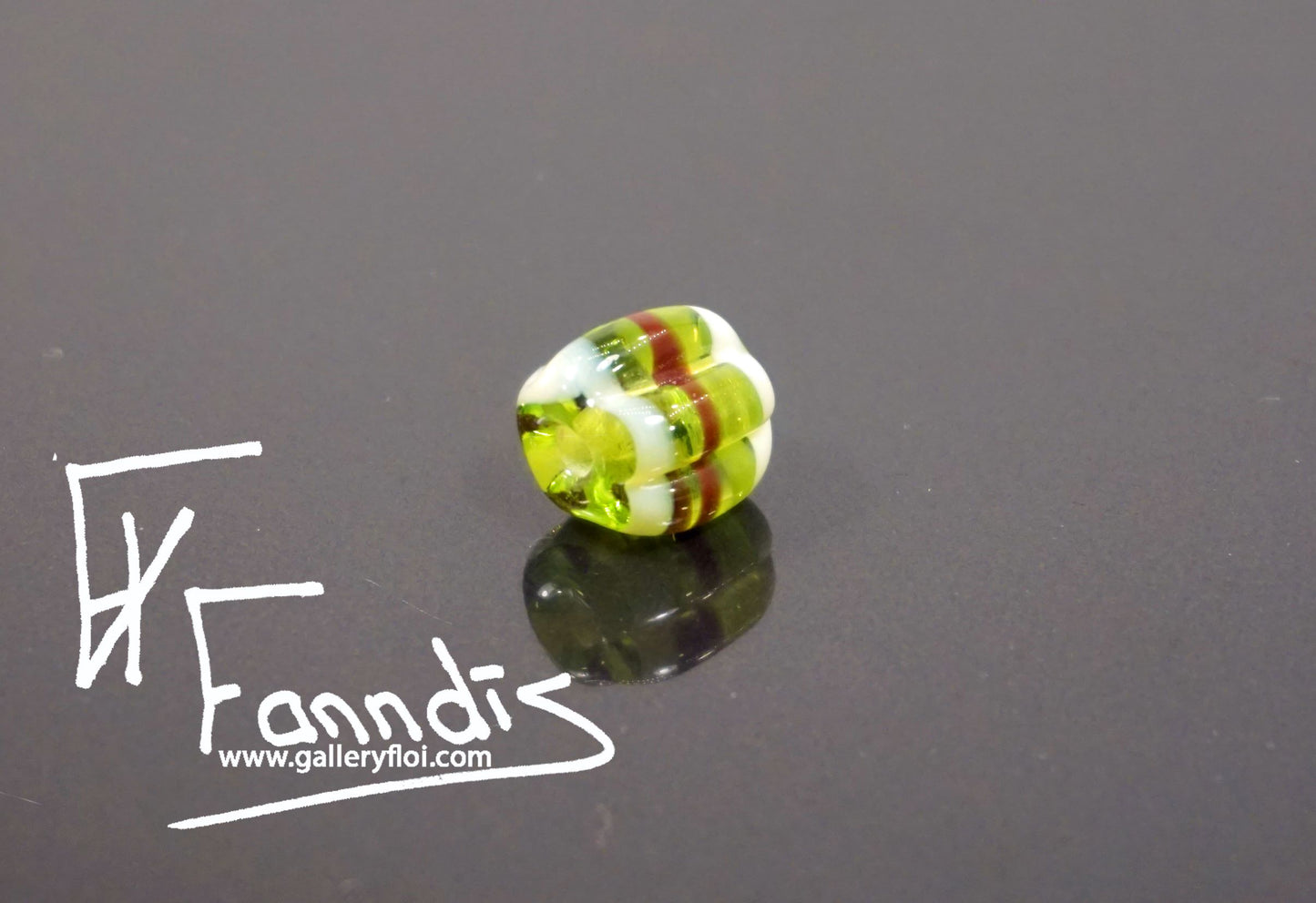 Víkinga glerperlur (söguleg eftirmynd) / Viking glass bead (historical replica)