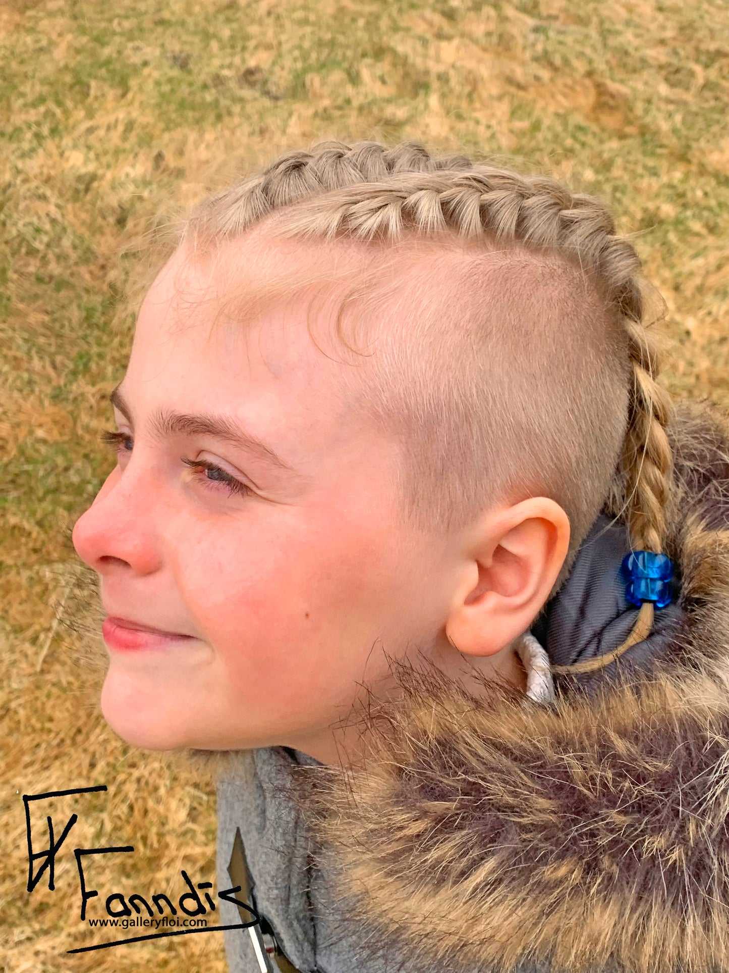 Víkinga glerperlu hárskraut rautt / Viking glass bead hair accessories Read