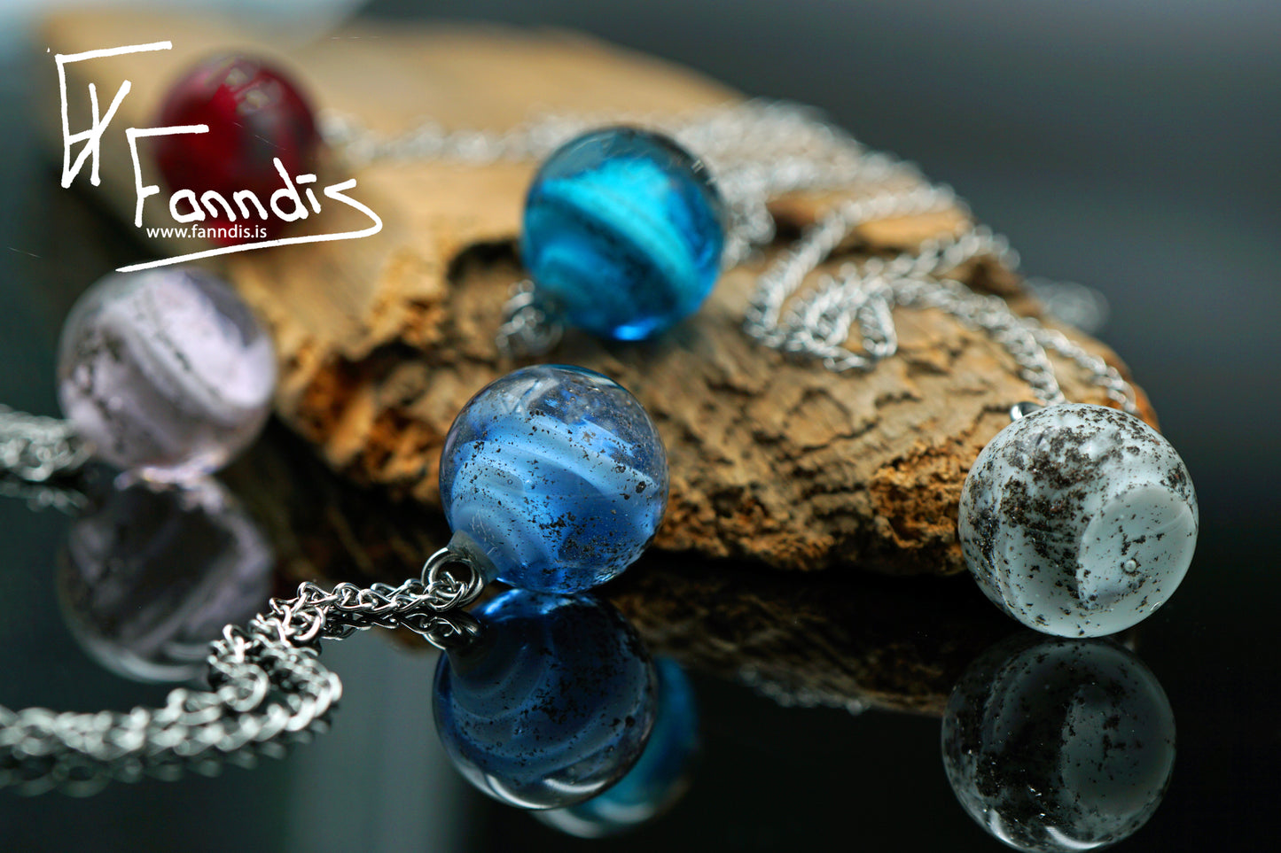 Kjarni Eldfjalla aska hálsmen / Core Volcanic ash necklace