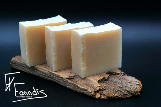 Sápa með fífil og timían ilmkjarna olíu / Soap with dandelion and thyme essential oil