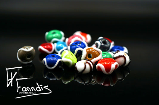 Víkinga glerperlur í opaq litum með bylgjulínu / Viking glass beads in opaq colors with a wavy line