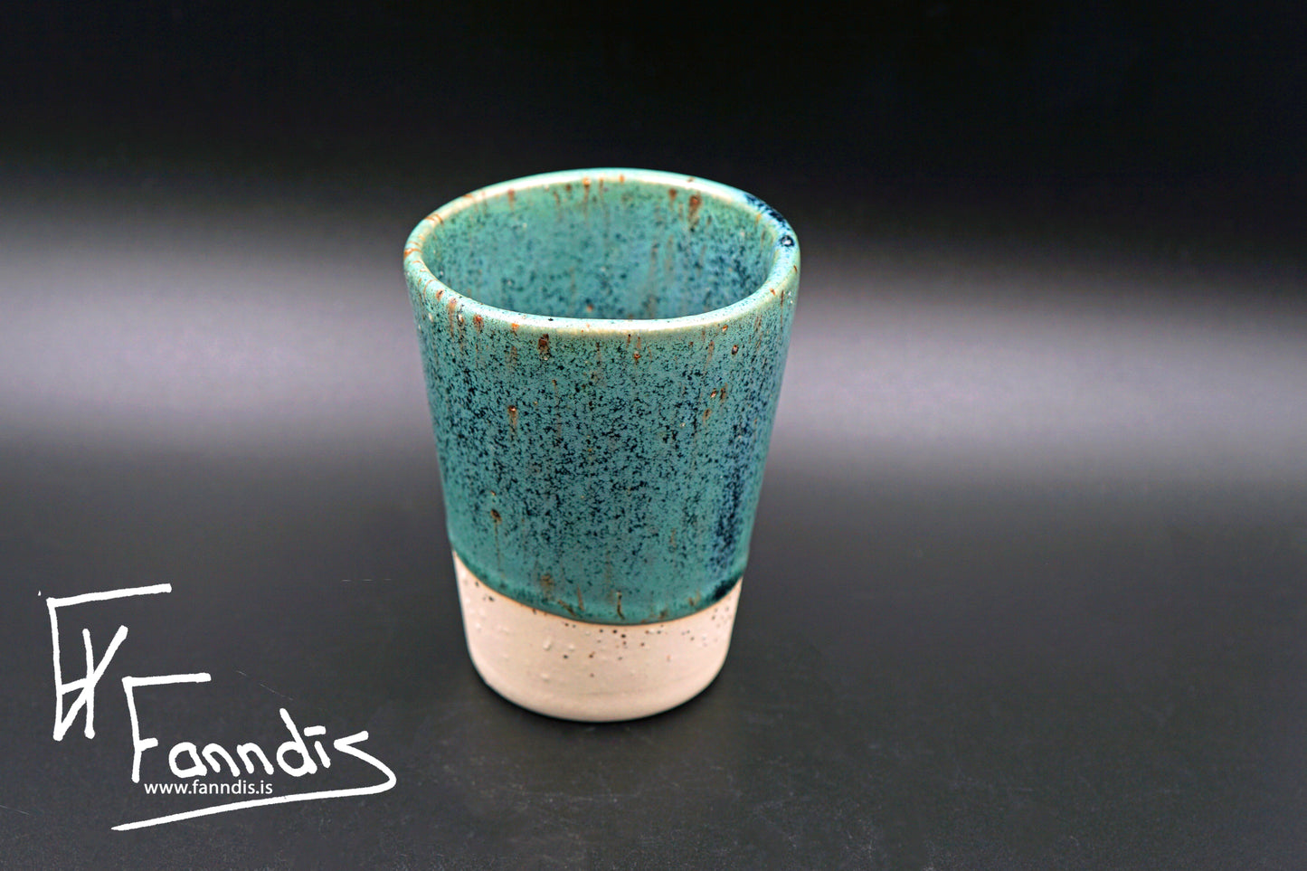 Bolli með hrauni / Cup with lava