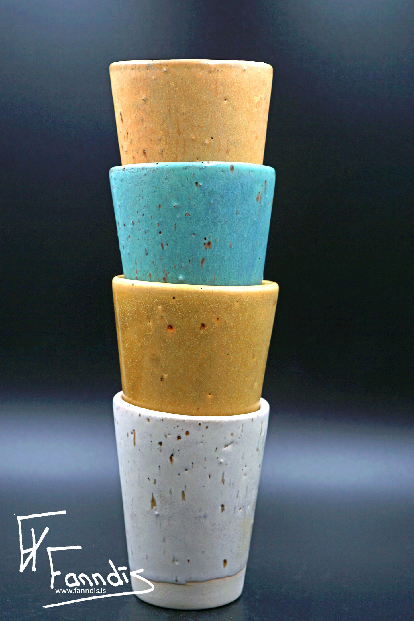 Bolli með hrauni / Cup with lava