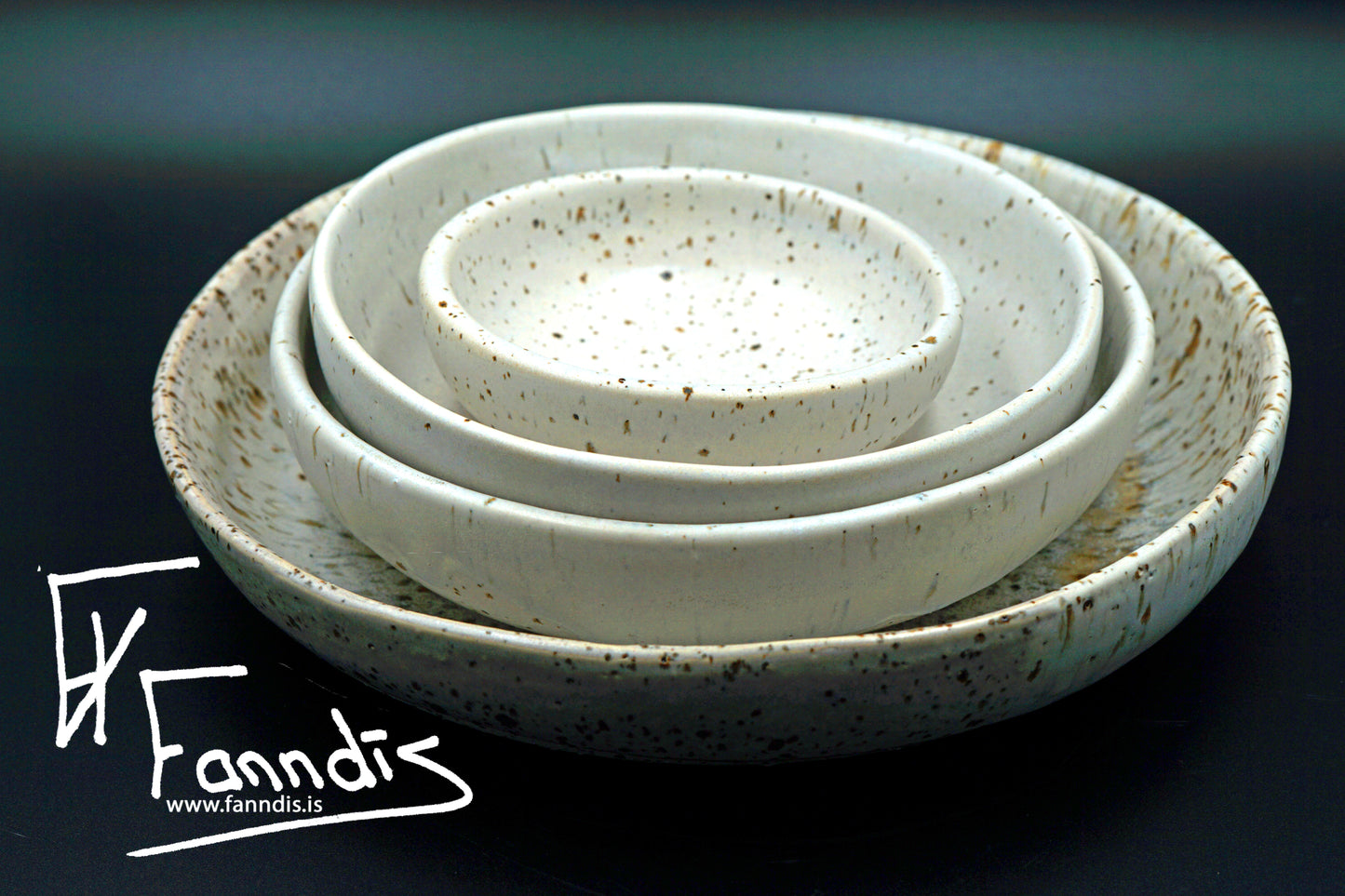 Eldföst skál með hrauni / Cooking bowl with lava (130-3,440 ml)