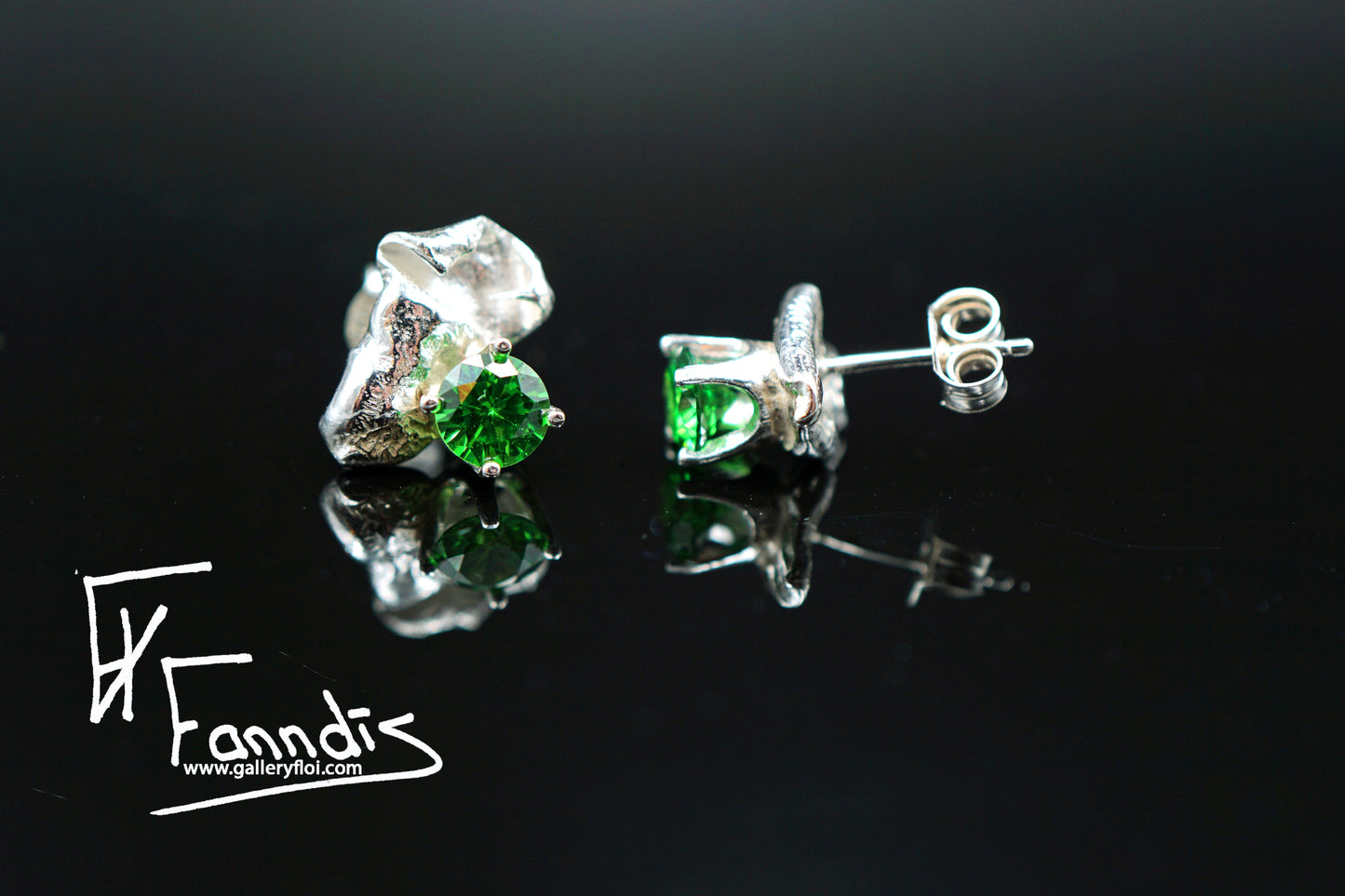 925 Silfur pinna eyrnalokkar með Zirkonia / 925 Silver stud earrings with Zirkonia