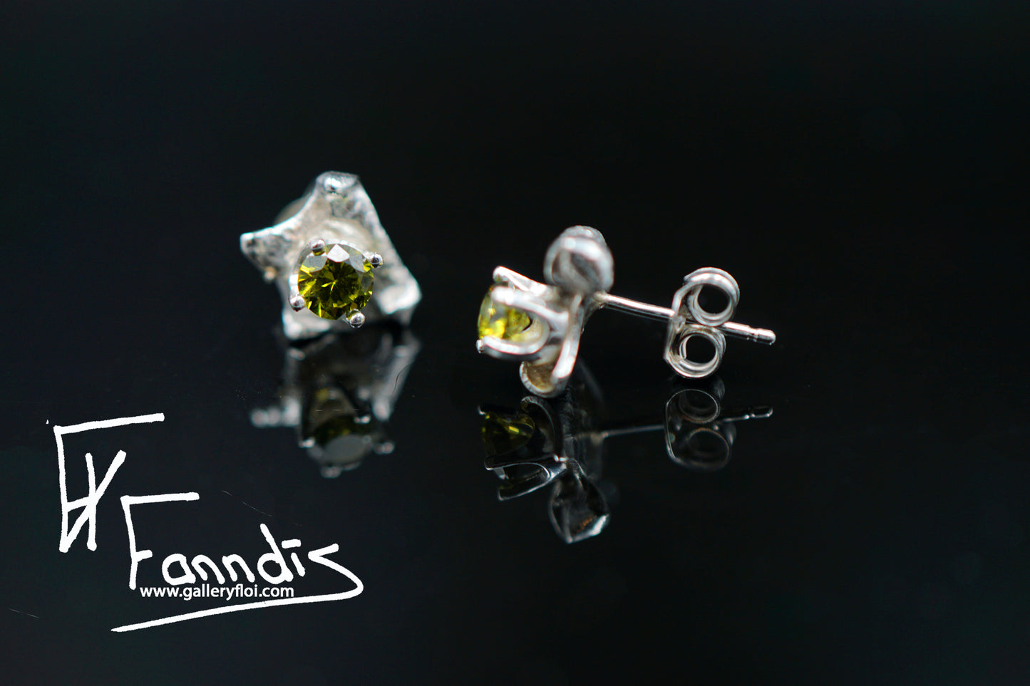 925 Silfur pinna eyrnalokkar með Zirkonia / 925 Silver stud earrings with Zirkonia