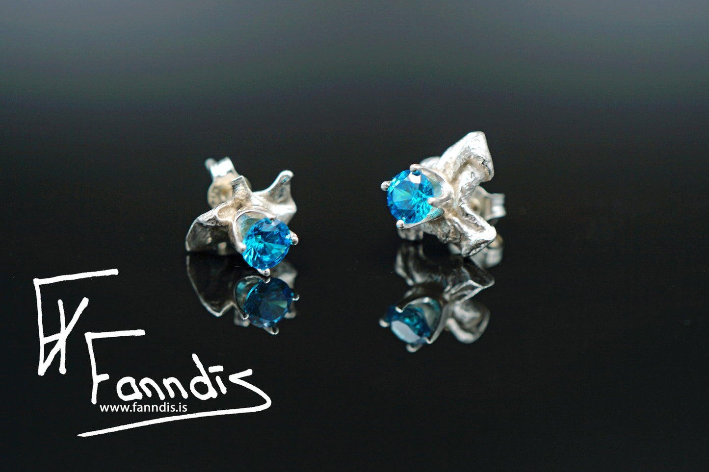925 Silfur pinna eyrnalokkar með Zirkonia / 925 Silver stud earrings with Zirkonia
