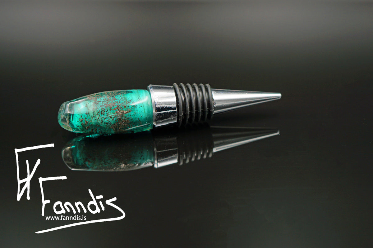 Vínstoppari með hrauni / Wine stopper with lava
