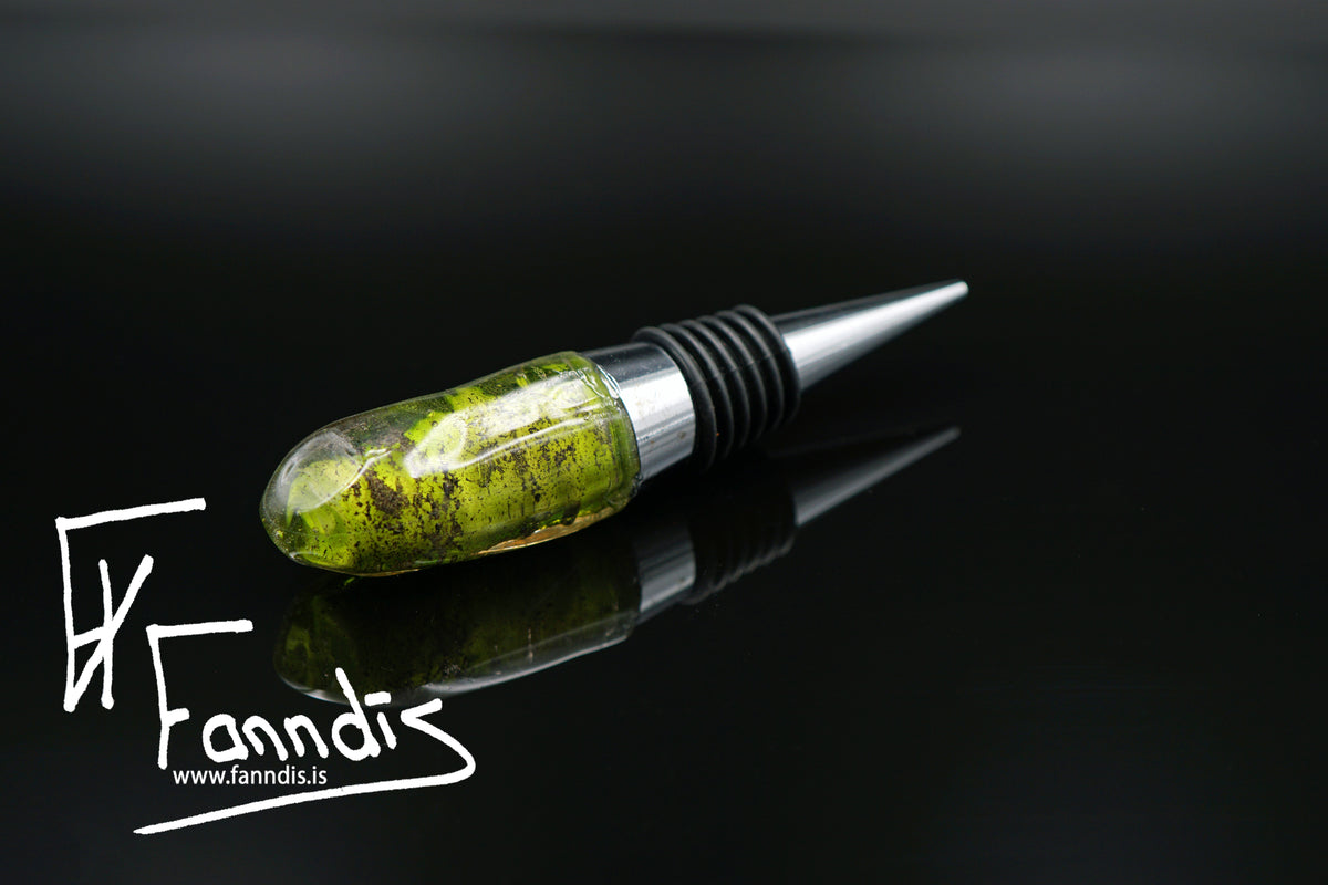 Vínstoppari með hrauni / Wine stopper with lava