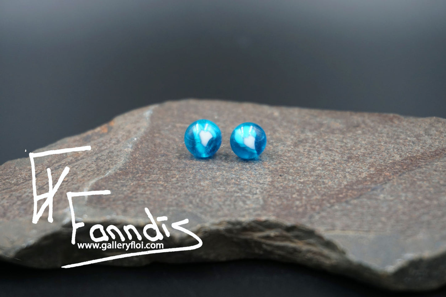 Einstök pinna eyrnalokkar Hjarta Dökk Blágrænn / Unique stud earrings Heart Dark Turquoise