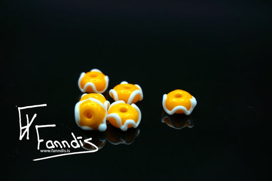 Glerperla Mið Sítrónugulur með hvítri bylgjulínu / Glass bead Med lemon yellow with white wavy line