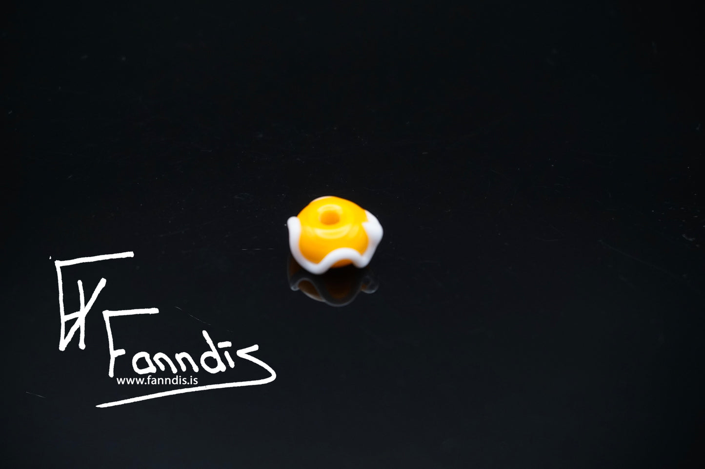 Víkinga glerperlur í opaq litum með bylgjulínu / Viking glass beads in opaq colors with a wavy line