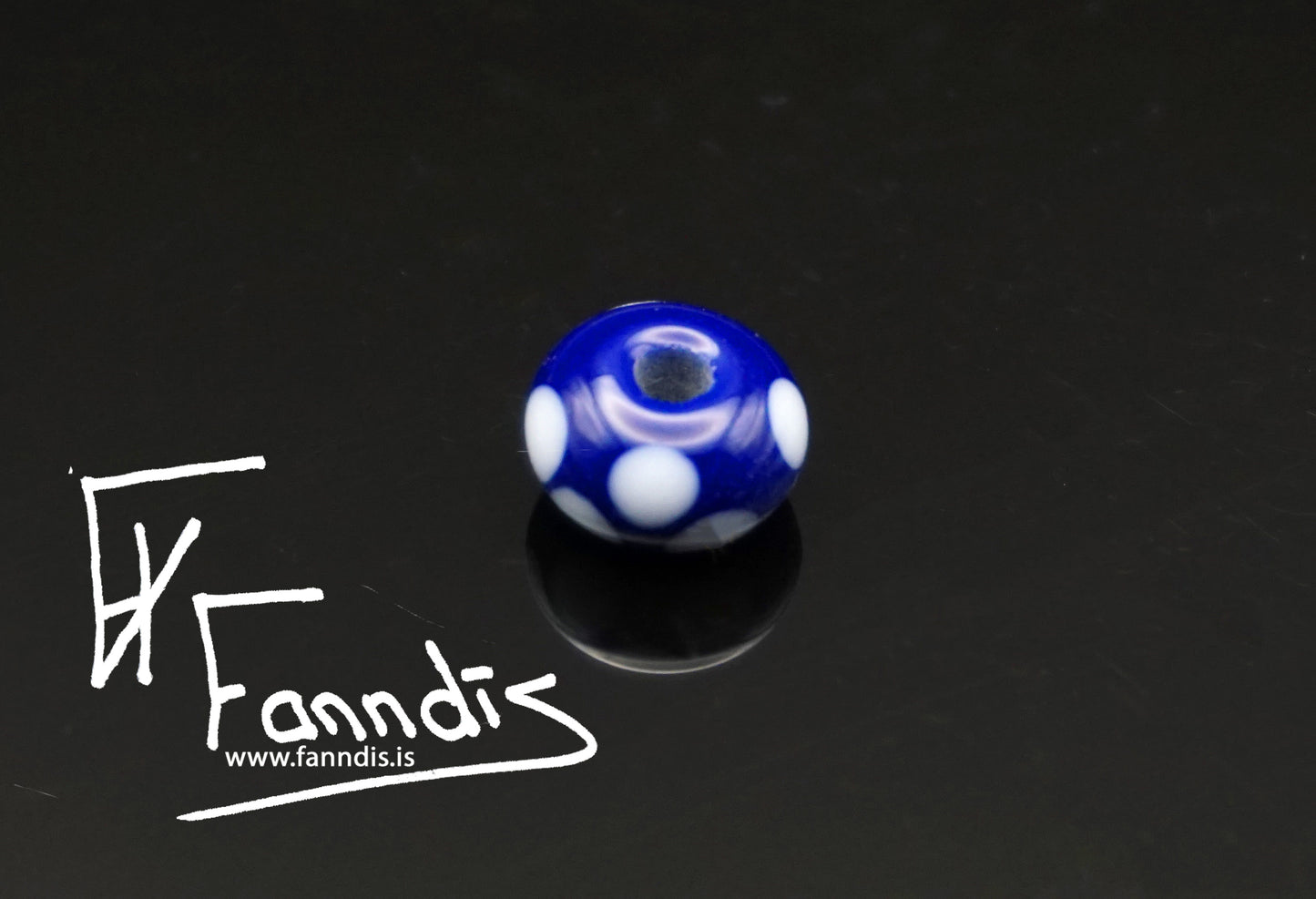 Víkinga glerperlur í opaq litum með doppum / Viking glass beads in opaq colors with dots