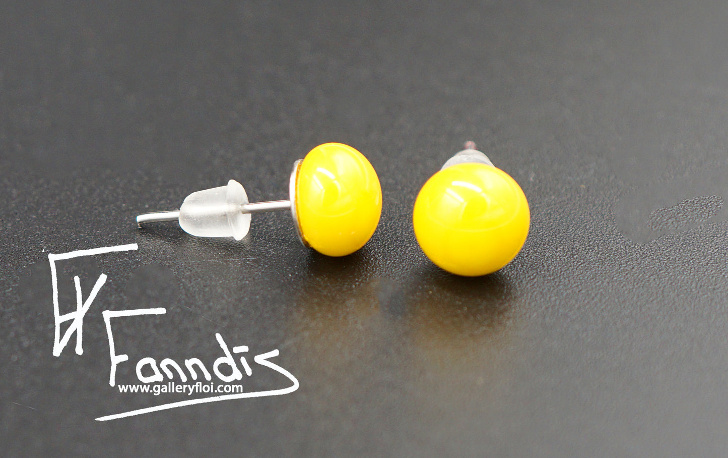 Einstök pinna eyrnalokkar Miðlungi Sítrónu Gulur / Unique stud earrings Med Lemon Yellow