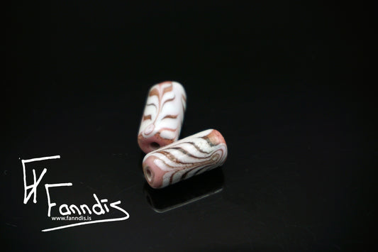 Glerperla Barnableikt með hvítri fjöðrun / Glass bead Baby pink with white feathering