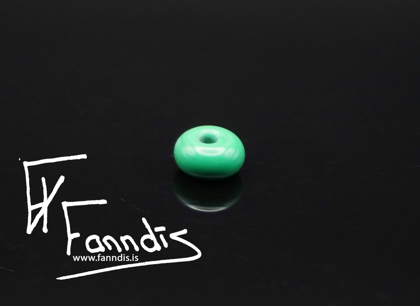 Víkinga glerperlur í ógegnsæum lita tónum / Viking glass beads in opaq colors