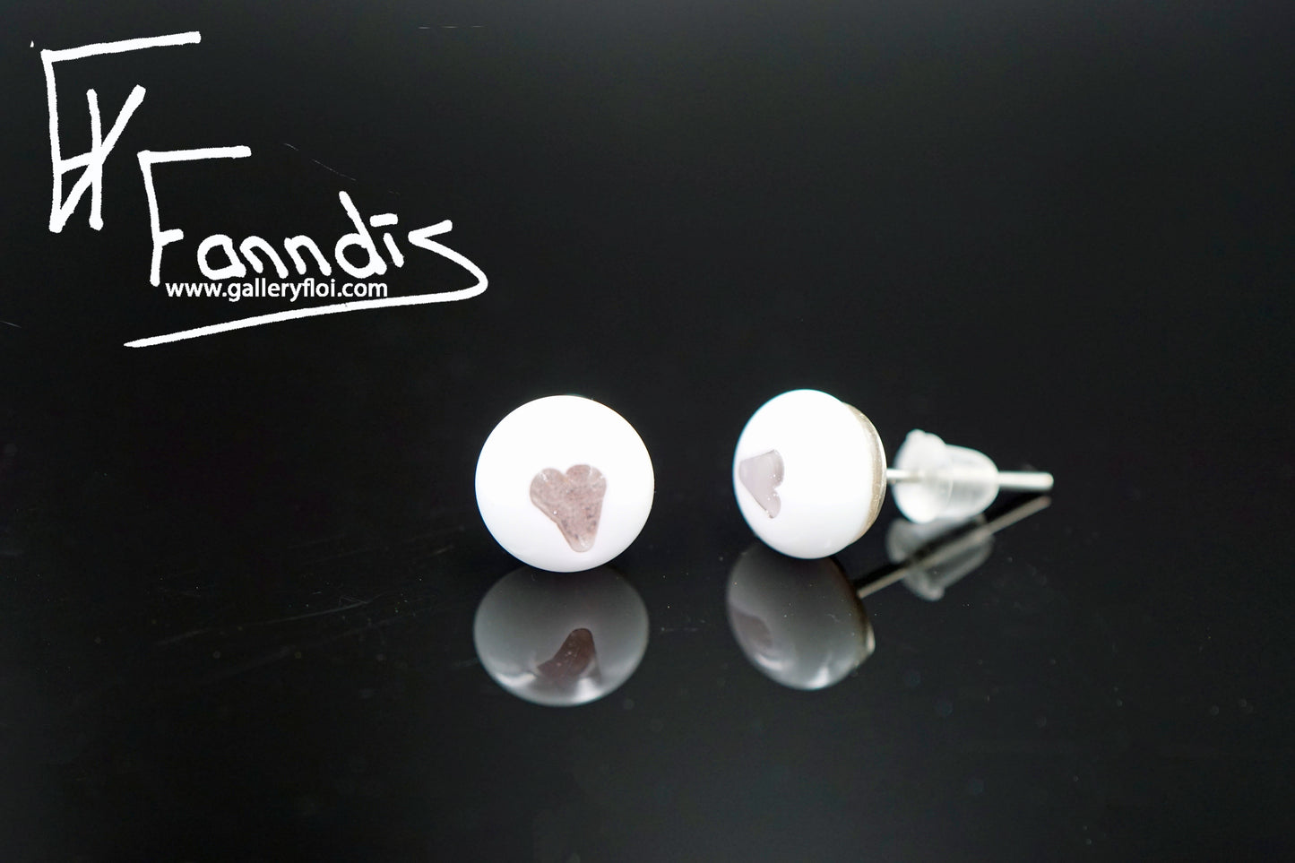 Einstök pinna eyrnalokkar hjarta rósakvars / Unique stud earrings heart rose quartz